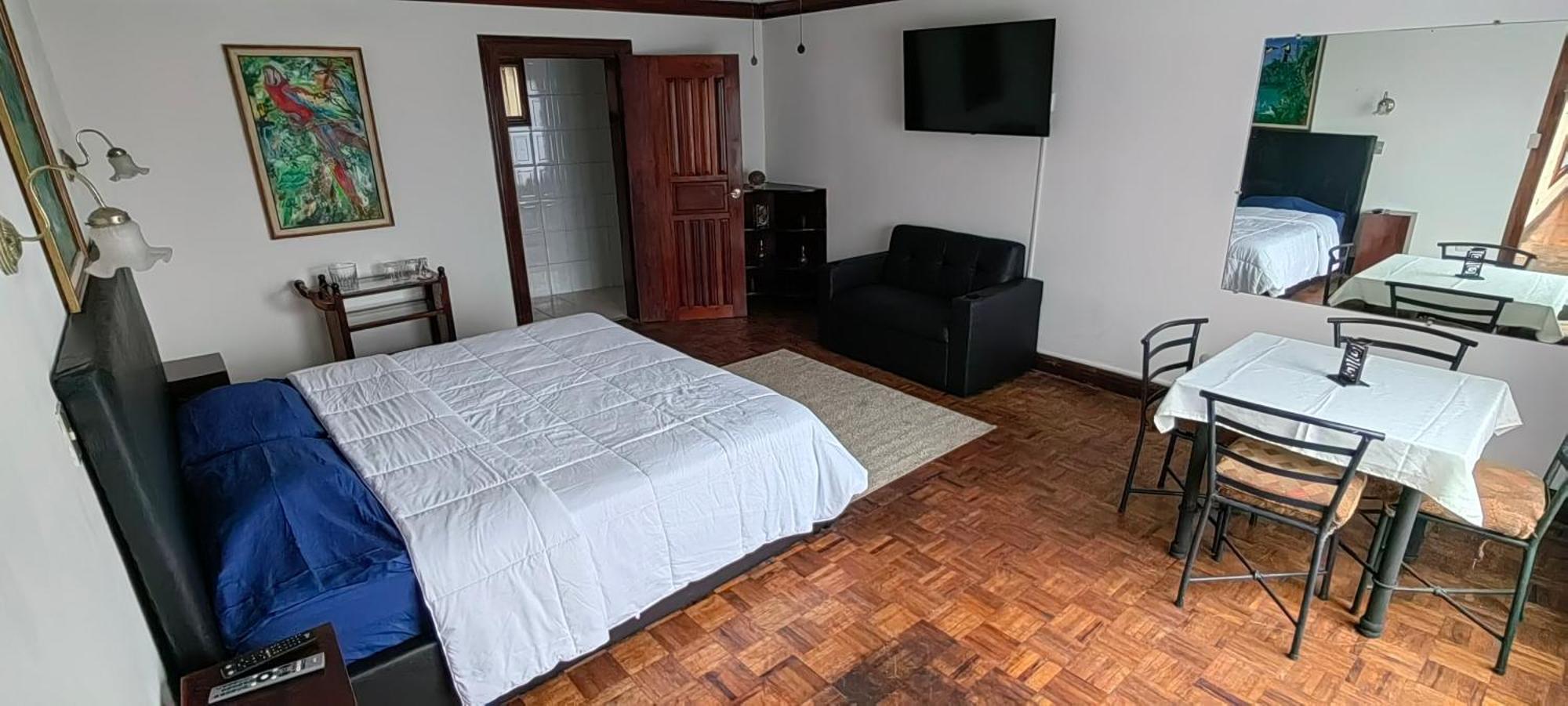 Hotel Whiskey Barrel San José Esterno foto